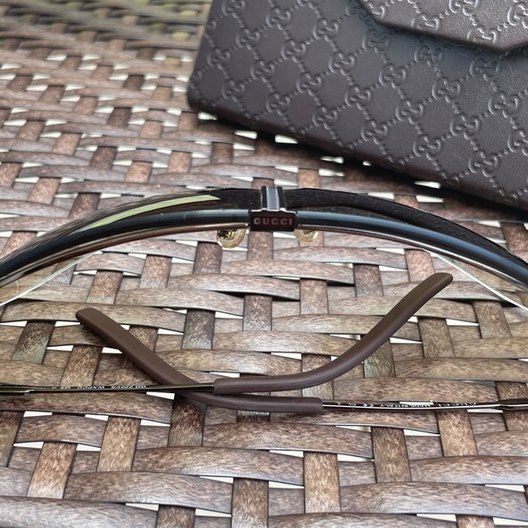 Gucci Shades - Picture 2 of 5